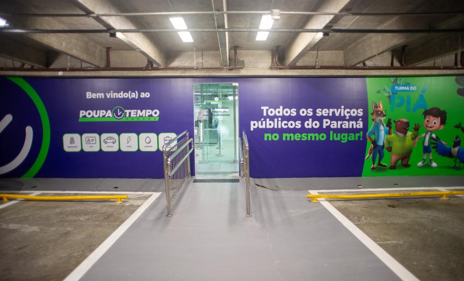 Entrada da Unidade do Poupa Tempo.
