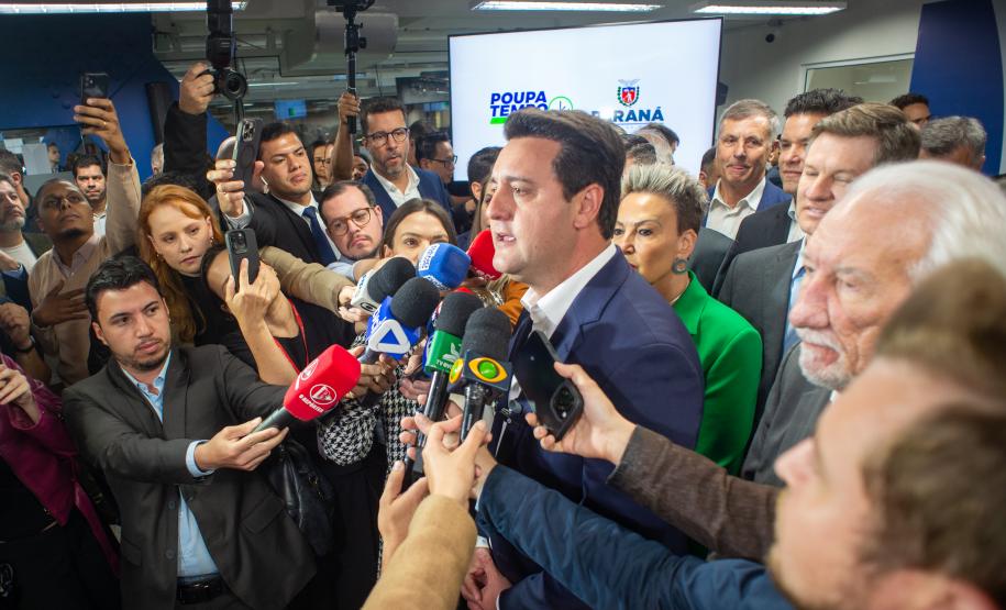 Governador Ratinho Júnior em coletiva após a cerimônia de inauguração.