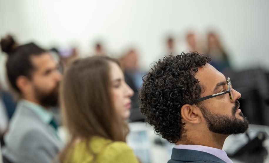 Defensores Públicos que atuam no Litoral acompanham a inauguração.