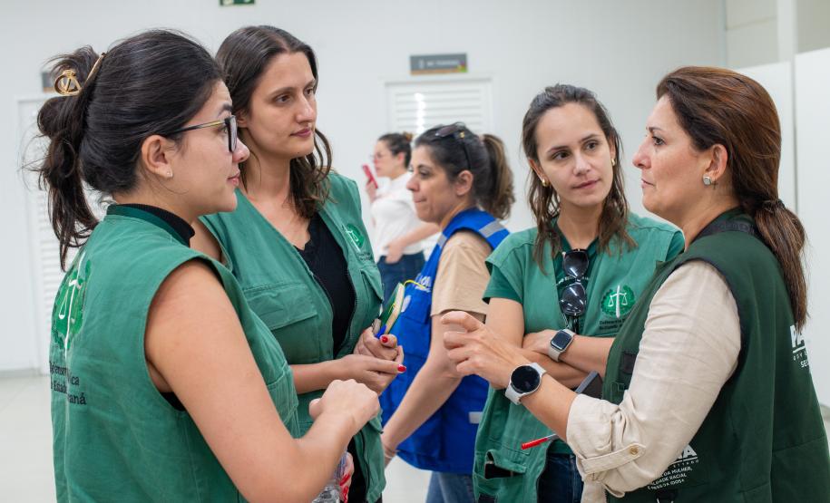 Assistente jurídica acompanha reunião de defensores com a representante da SEMIPI.