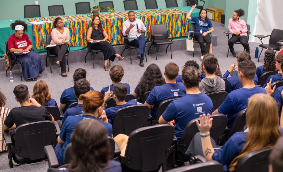 Auditório da DPE-PR ficou lotado.