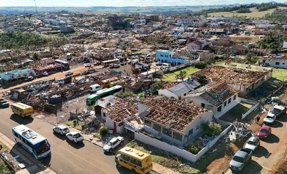Imagem aérea mostra o estrago causado pelo tornado em Rio Bonito do Iguaçu.