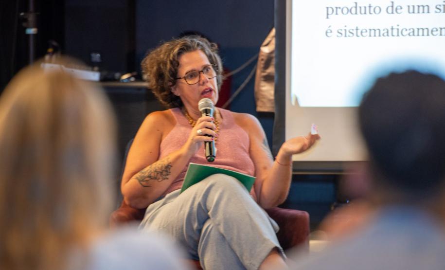 Roda de conversa sobre criminalização da pobreza.