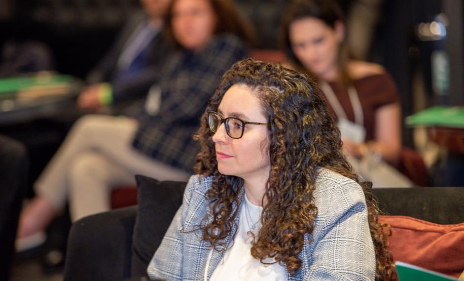 Público acompanha Roda de conversa sobre criminalização da pobreza.