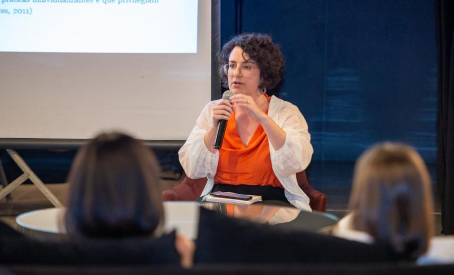 Roda de conversa sobre criminalização da pobreza.