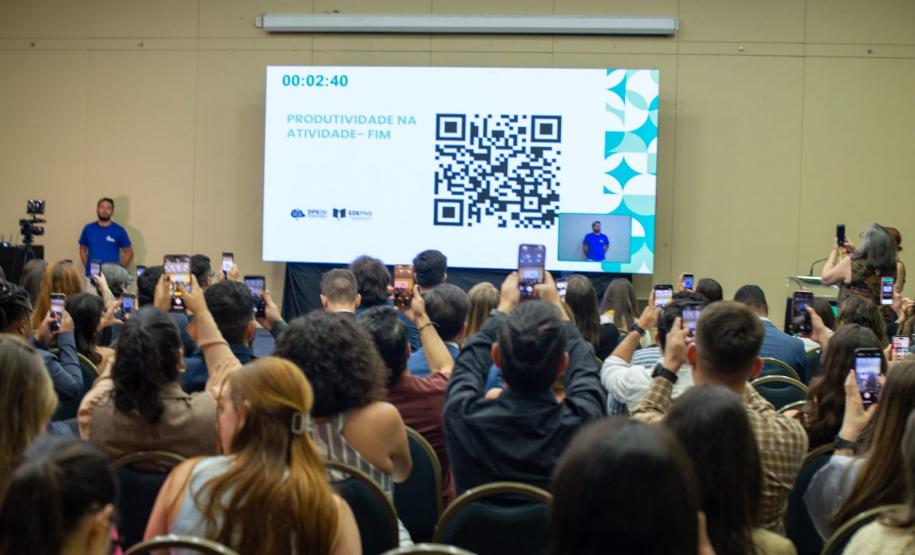 Público vota nos finalistas para escolher os premiados