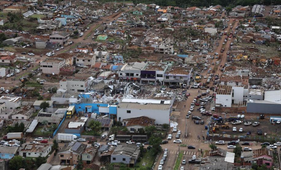 Foto aérea mostra o estrago causado pelo tornado em Rio Bonito do Iguaçu.