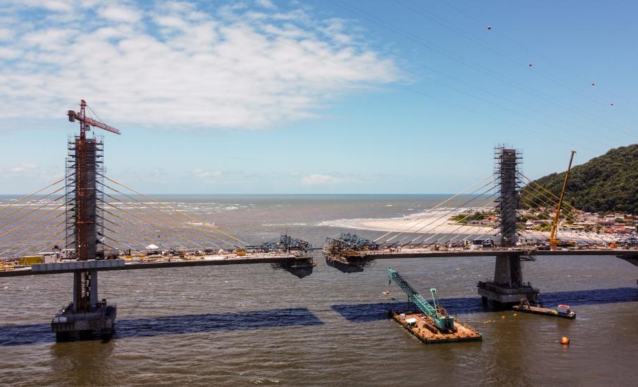 Imagem mostra obras da Ponte de Guaratuba.