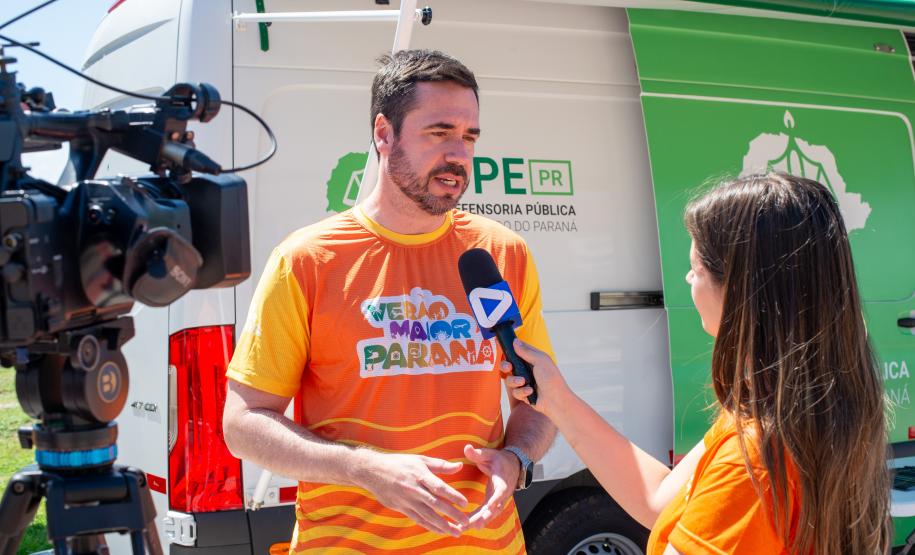 O DPG fala à TV sobre os serviços oferecidos na Van de Direitos.