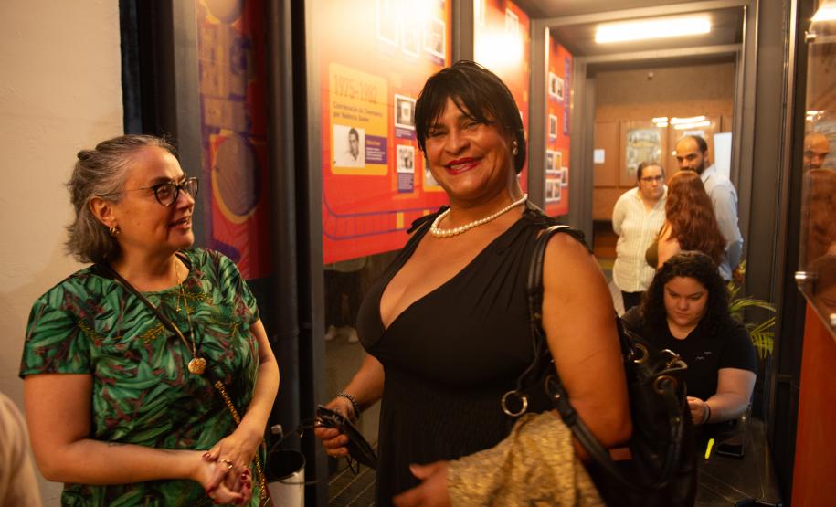 Natasha, uma das pessoas que compartilhou sua história no filme, chega à Cinemateca.