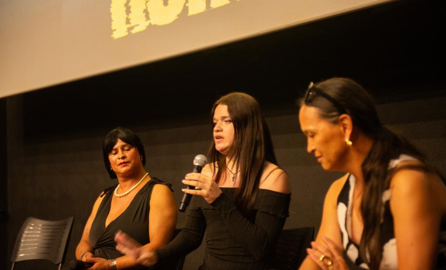 Debate com os personagens que contaram suas histórias no filme.