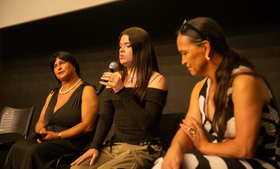 Debate após a apresentação do documentário.