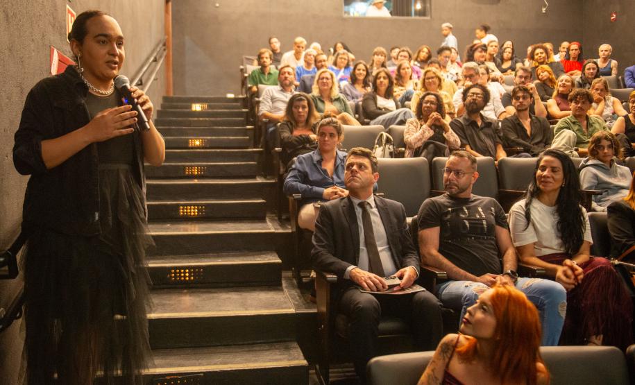 Debate após a apresentação do documentário.