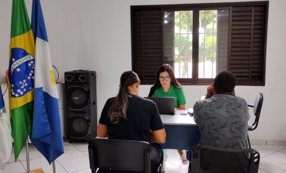 Assistidos recebem atendimento da Defensoria Pública em Mutirão em Cerro Azul.