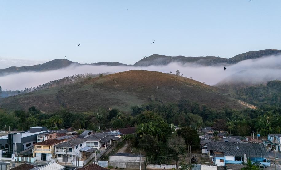 Imagem mostra o amanhecer na região.