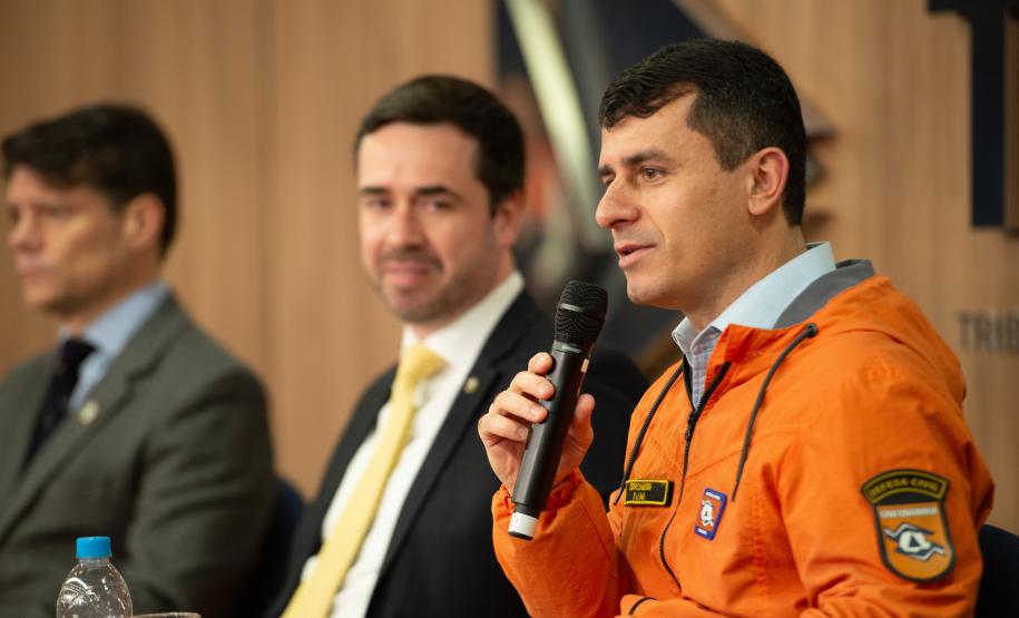Chefe da Defesa civil discursa no evento.