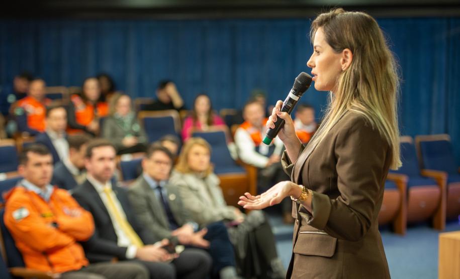 Dra Ingrid discursa no lançamento do evento.