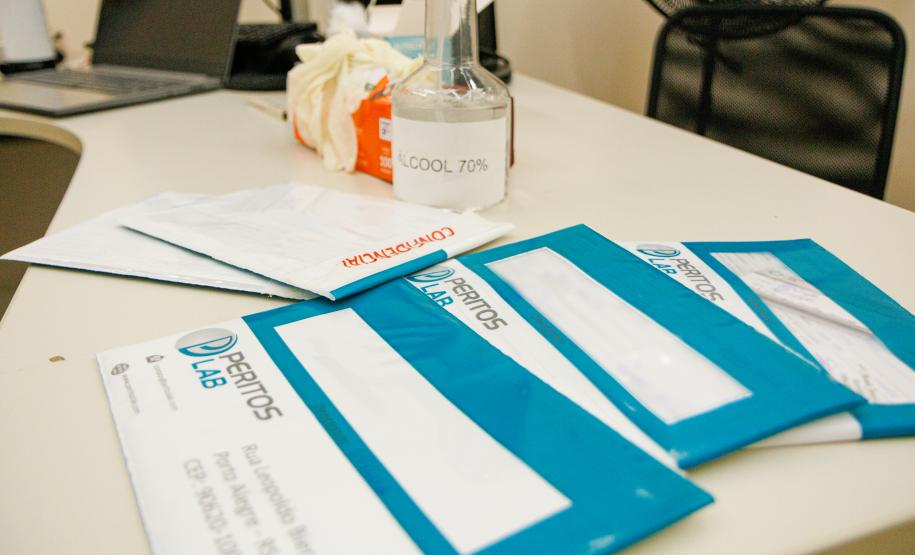 Imagem mostra exames de DNA coletados durante mutirão Meu Pai Tem Nome.