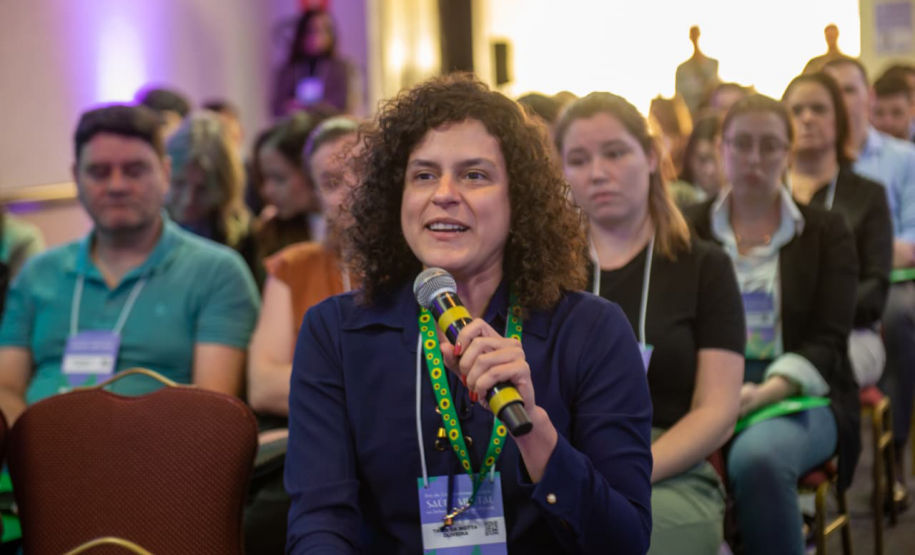 Público presente no evento de saúde mental da DPE-PR.