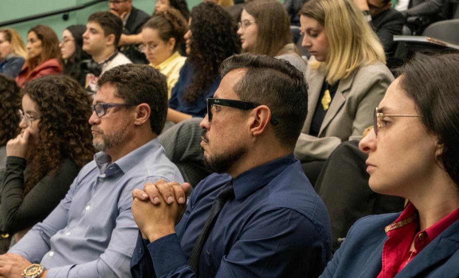 Público presente na abertura do curso.