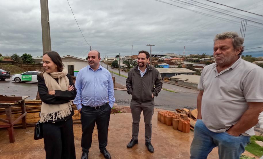 Ouvidor da Defensoria acompanha o trabalho da instituição às vítimas do tornado em Rio Bonito do Iguaçu.