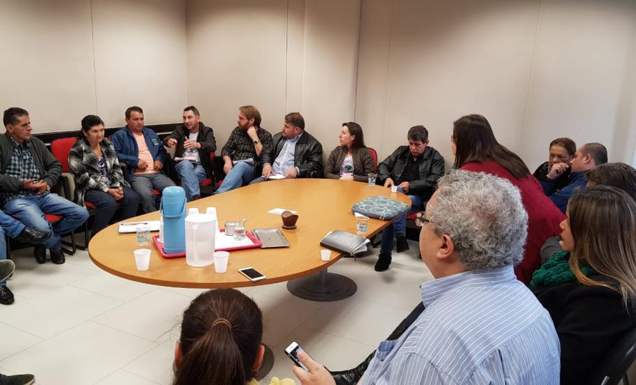 Representantes dos atingidos pela usina hidrelétrica de Baixo Iguaçu solicitam soluções à região.