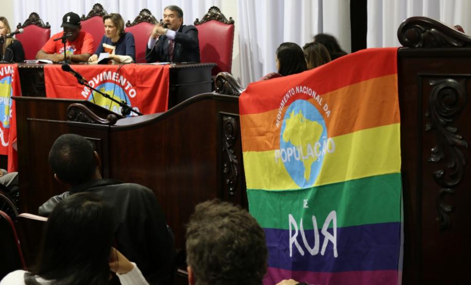 NUCIDH participa de Audiência Pública com a população de rua sobre as violações de seus direitos.