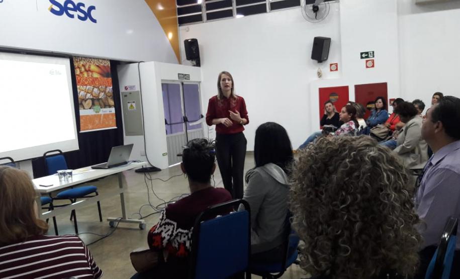 Assistente Social da sede Cascavel da DPPR palestra no Programa Mesa Brasil Assistente Social da sede Cascavel da DPPR palestra no Programa Mesa Brasil