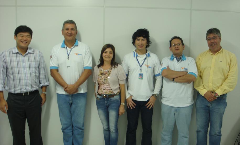 Da esquerda para direita: Helder Taguchi, juiz auxiliar; Willian Jorge de Oliveira, servidor do TJ-PR; Vania Maria Forlin, defensora pública; Ricardo Martins, servidor do TJ-PR; Moacir Antônio Dala Costa, juiz; e Octacílio Sacerdote Filho, promotor de Justiça.