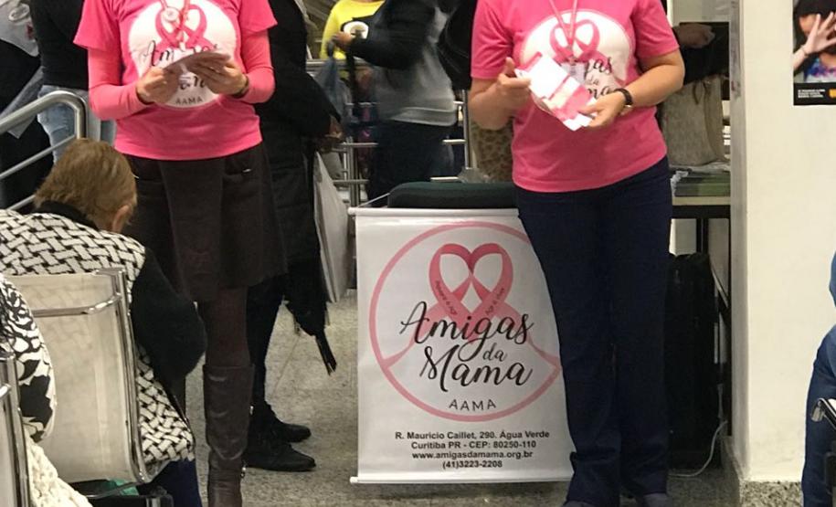 Quarta palestra da Associação Amigas da Mama no CAM de Curitiba