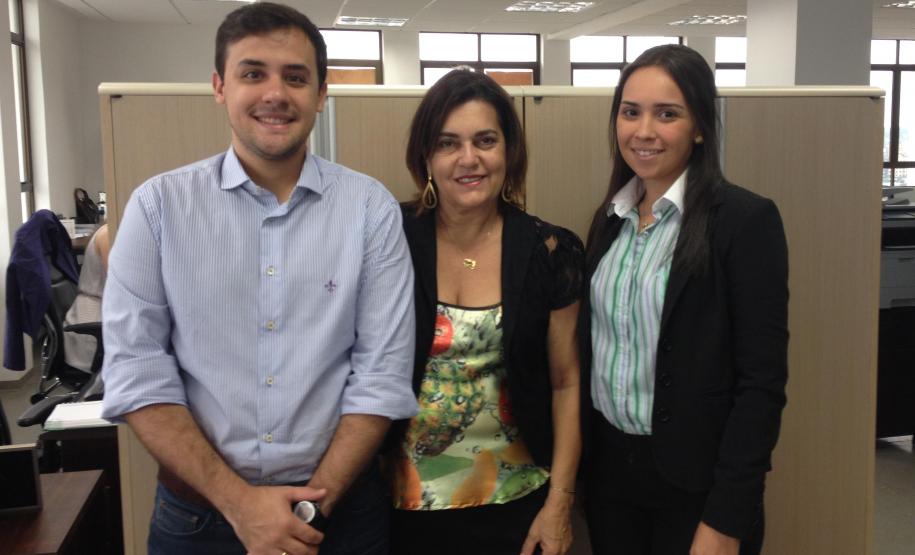 Os defensores públicos da Infância e Juventude, Lauro Guimarães e Cláudia Rezende, e a defensora pública baiana e atual presidente da ABMP, Hélia Barbosa (ao centro).