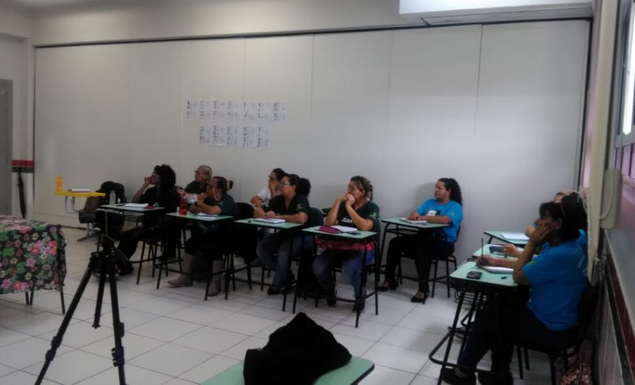 Alunos do curso Defensores Populares de Paranaguá receberam o Movimento Nacional da População de Rua (MNPR) Alunos do curso Defensores Populares de Paranaguá receberam o Movimento Nacional da População de Rua (MNPR)