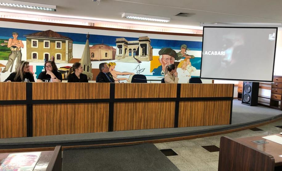 NUDEM compõe seminário de prevenção e enfrentamento à violência contra a mulher na Câmara Municipal.