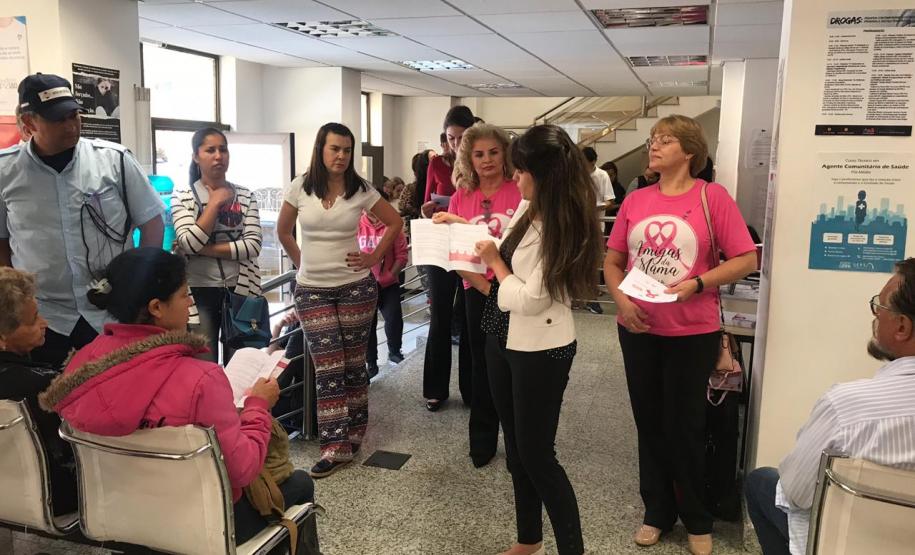 Palestra Associação Amigas da Mama Outubro é marcado por atividades realizadas pela Defensoria Pública do Paraná em promoção da prevenção do câncer de mama