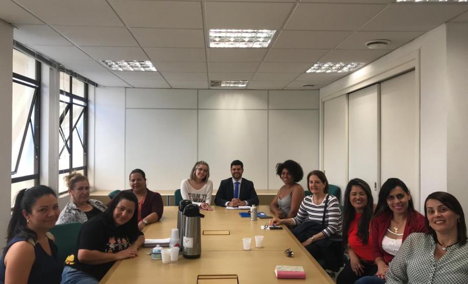 cam realiza reunião com conselhos tutelares de cwb