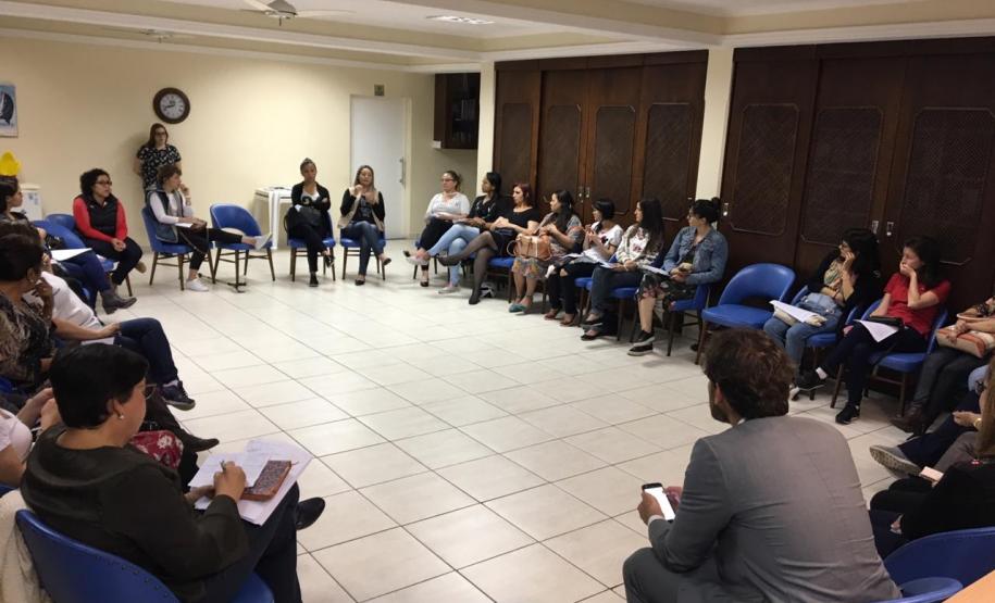 NUDEM palestra sobre violência obstétrica