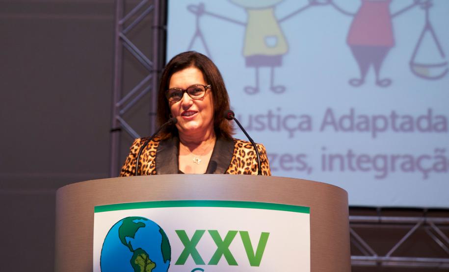 A defensora pública e presidenta da ABMP, Hélia Barbosa.