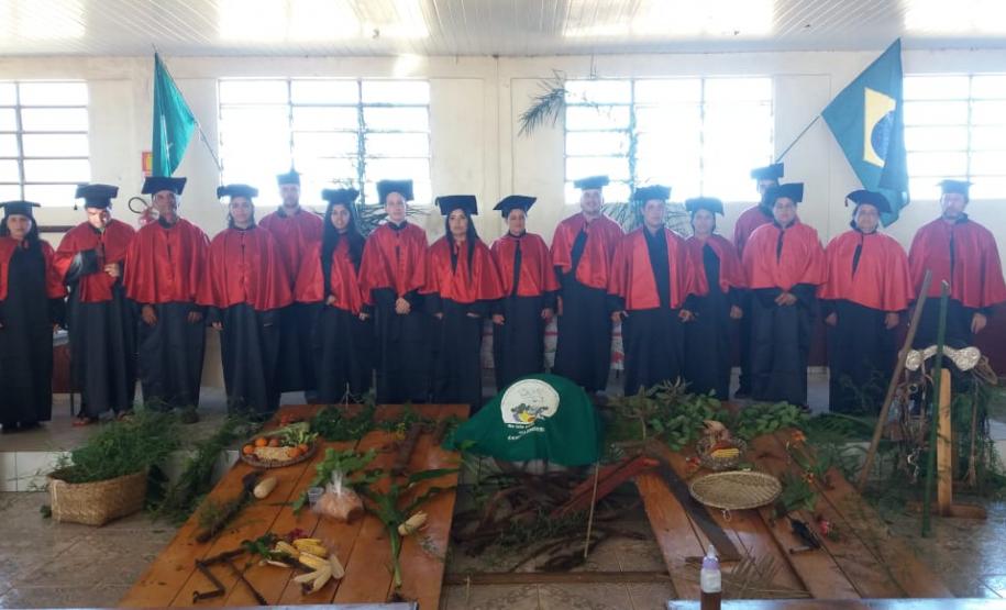 Formandos da 1ª turma de Operadores Em Direitos Étnicos E Coletivos Faxinalenses.