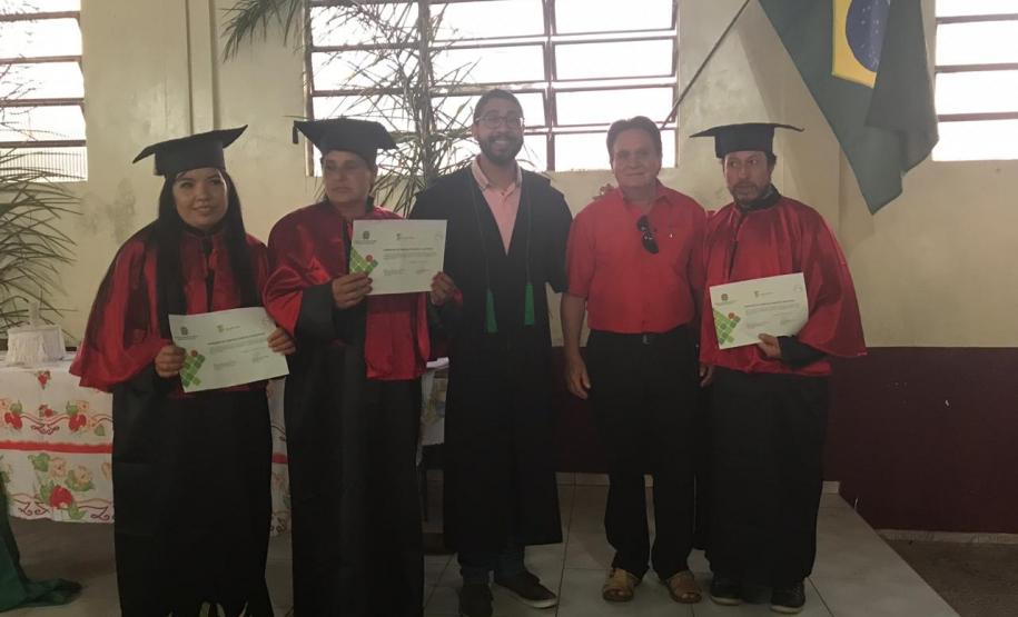 Formandas e formandos da 1ª turma de Operadores Em Direitos Étnicos E Coletivos Faxinalenses.