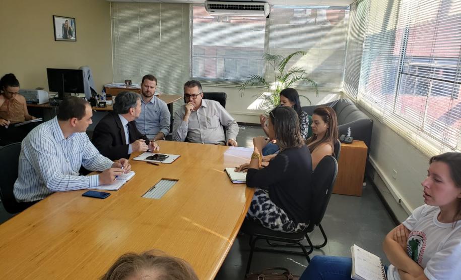 Reunião entre NUFURB, MP, IAP e representantes dos atingidos.