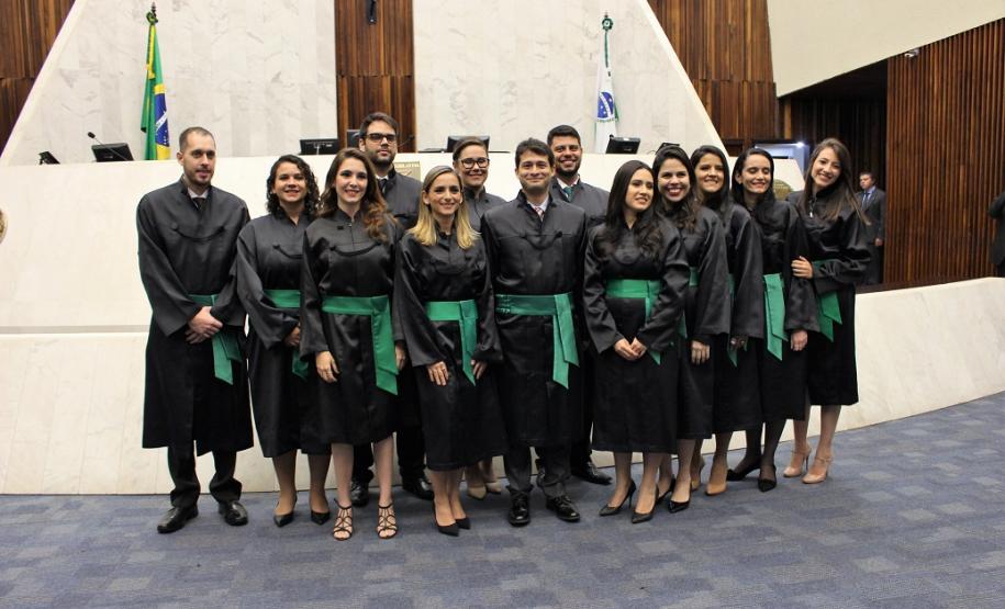 Novos defensores públicos estaduais tomam posse no Paraná