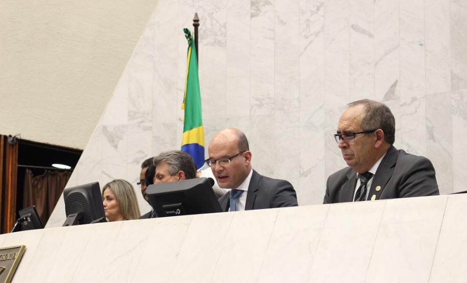 Novos defensores públicos estaduais tomam posse no Paraná