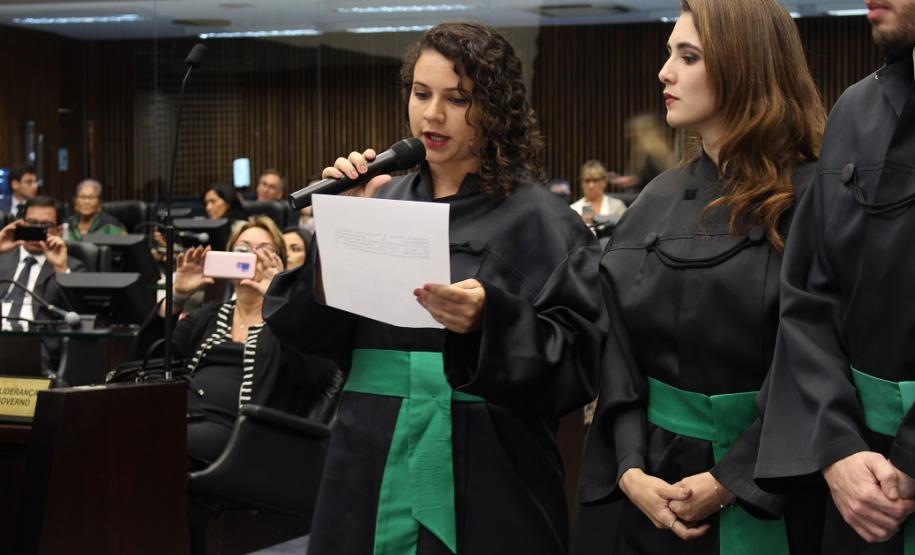 Novos defensores públicos estaduais tomam posse no Paraná