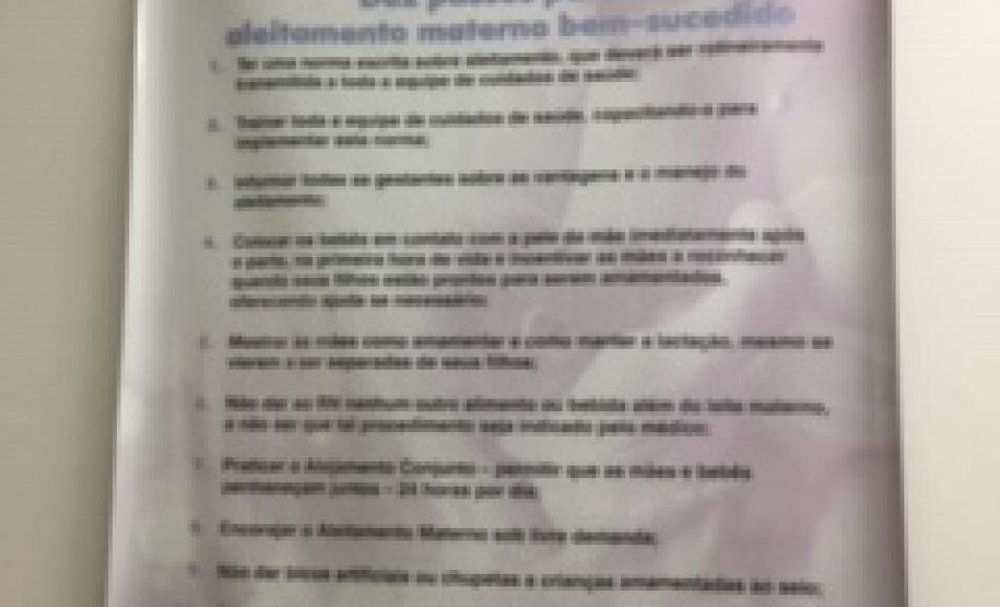 Banner informativo sobre amamentamento