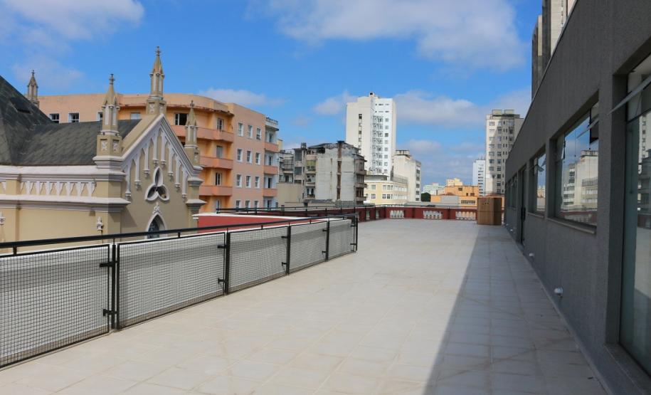 Prédio histórico de Curitiba sedia novo espaço de atendimento da Defensoria Pública do Paraná Terraço do edifício Hauer atualmente