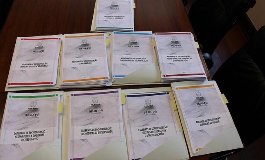 Novos Cadernos de Socioeducação são publicados com artigo de defensores públicos do Estado do Paraná Novos Cadernos de Socioeducação são publicados com artigo de defensores públicos do Estado do Paraná