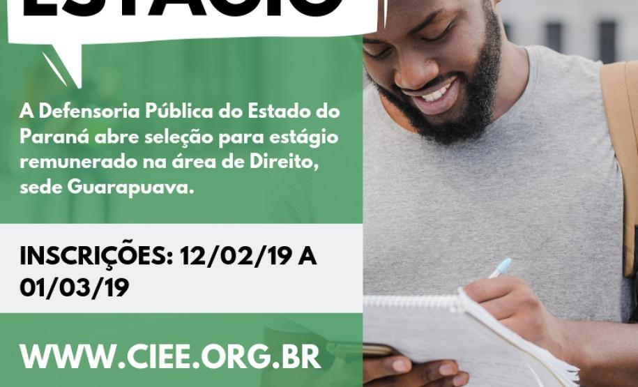 DPPR abre vaga de estágio em Guarapuava A imagem é dividida: no lado direito há um homem, com mochila nas costas aparentando ser estudante, anotando algo em um caderno que segura