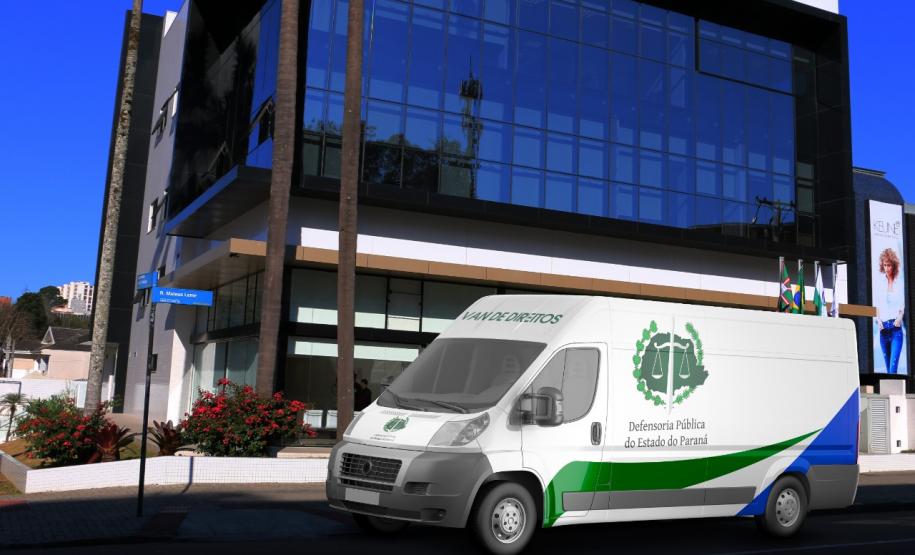 Van dos Direitos: a Defensoria Pública mais próxima de você Na foto vemos uma van branca com detalhes em verde e azul na sua lateral. A logo da DPPR está presente na parte da frente da van, bem como na sua lateral junto aos outros detalhes. Na frente da van também se lê “Van de direitos”. Ao fundo vemos a sede administrativa da DPPR. Há uma legenda na foto que diz: “perspectiva artística do veículo. Imagem meramente ilustrativa.”