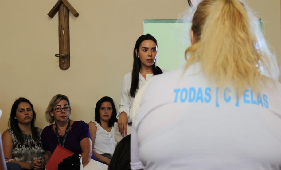 NUDEM realiza ações que esclarecem os direitos das mulheres