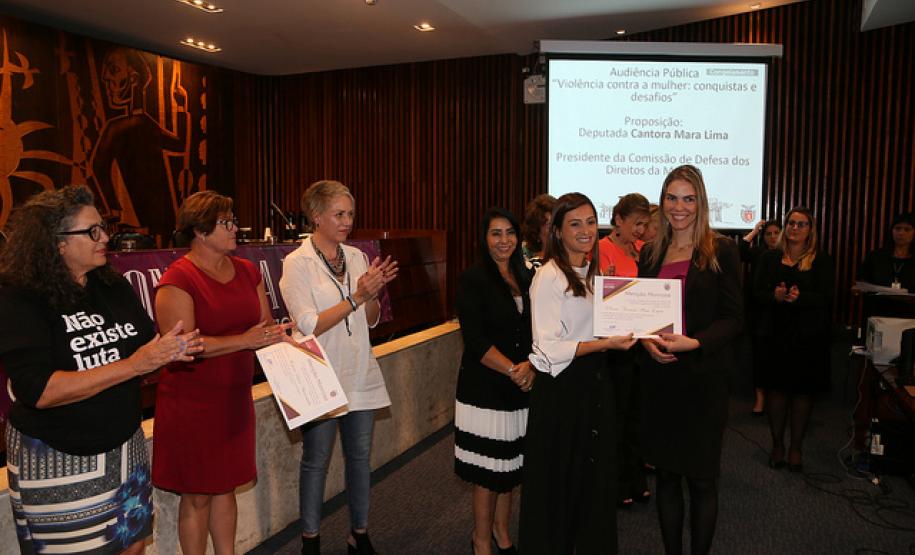 NUDEM participa de audiência pública “Violência contra a Mulher: conquistas e desafios” NUDEM participa de audiência pública “Violência contra a Mulher: conquistas e desafios”